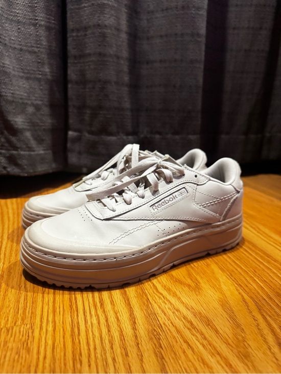 Reebok Shoes - Reebok Platform C Double geo in Off-White and Tan